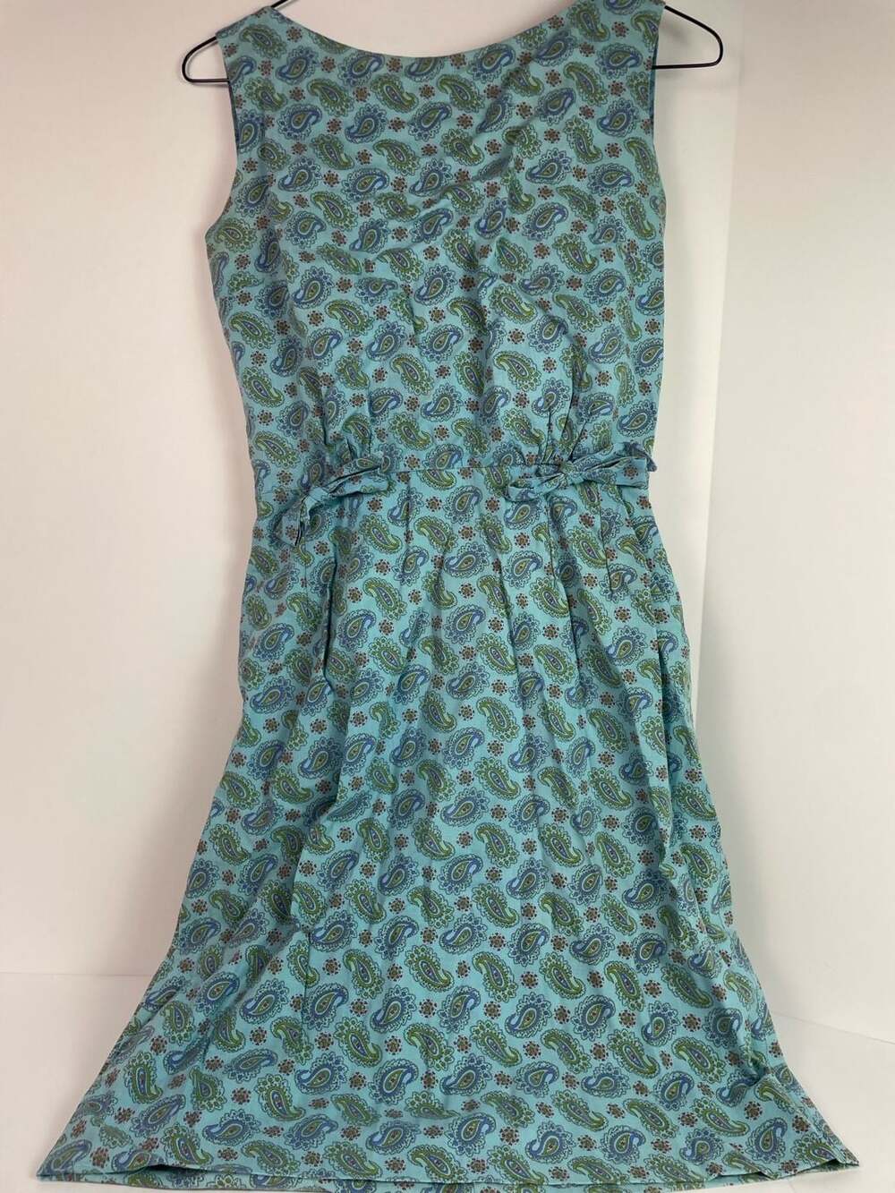 Vintage 1960s Blue Paisley Sleeveless Day Dress with Bow Waist - Size XS